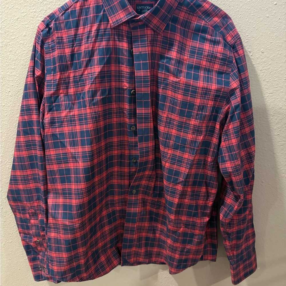 UNTUCKit Red and Blue Casual Button Down Shirt